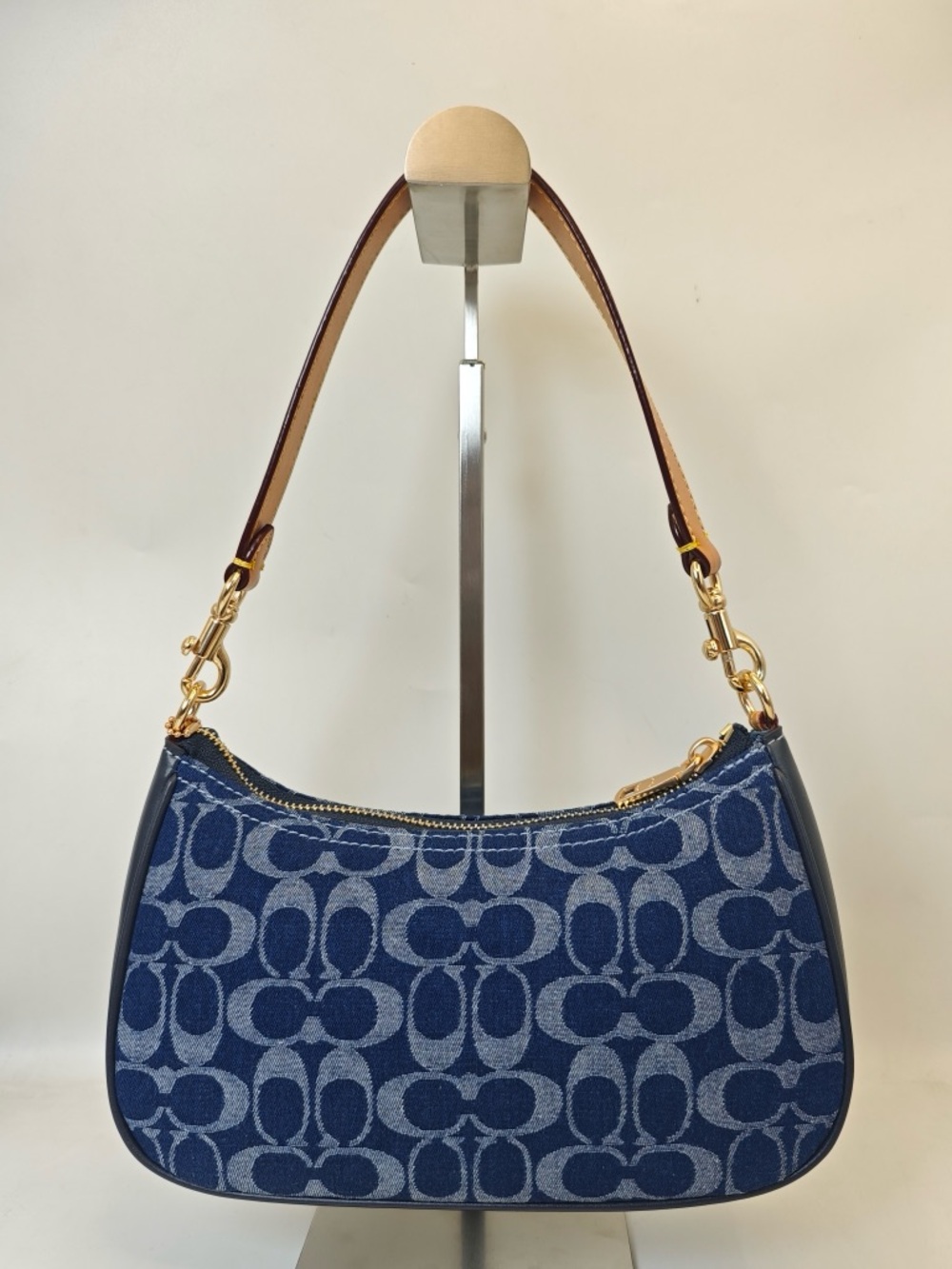 Coach Blue Signature Jacquard Shoulder Bag with Tan Strap - Picture 6 of 10